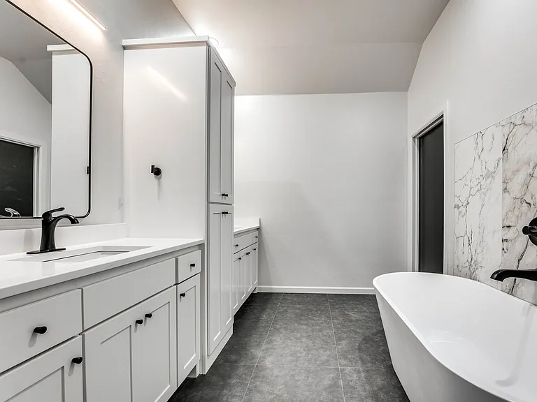 14301 Village Trl — Photo 44