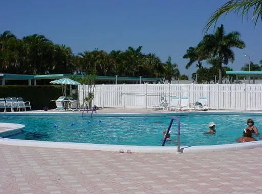 2556 Dudley Dr E #D — Photo 7