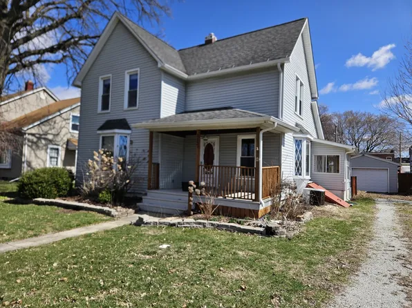 112 N Pine St, Momence, IL 60954
