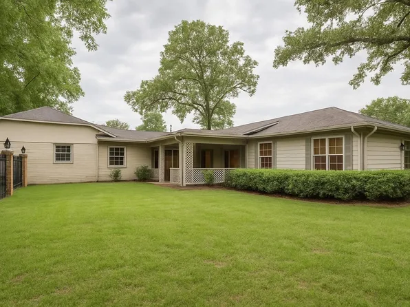 4706 Forest Shadows Dr, Humble, TX 77338