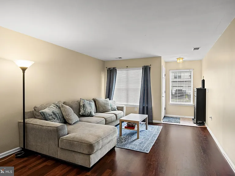 108 Tattersall Dr — Photo 5