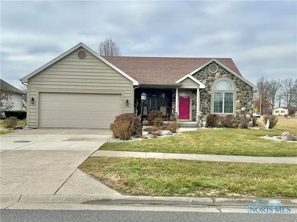 1800 Waterford Ln, Defiance, OH 43512