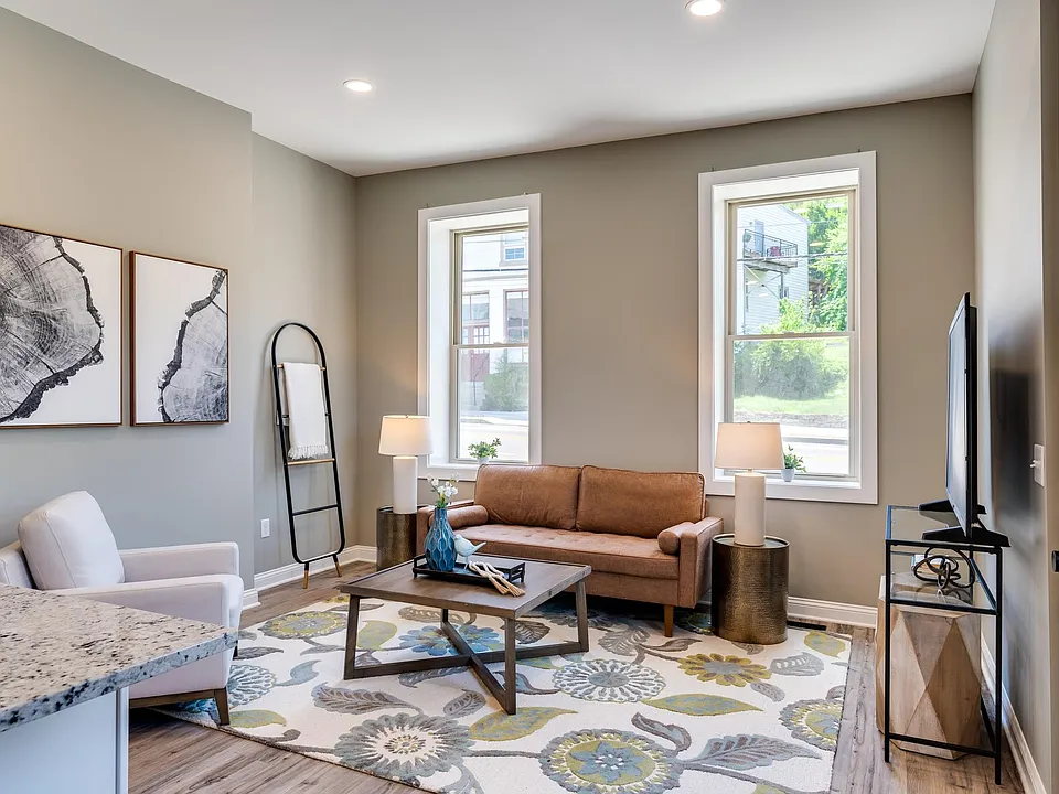 1112 Pike St #1