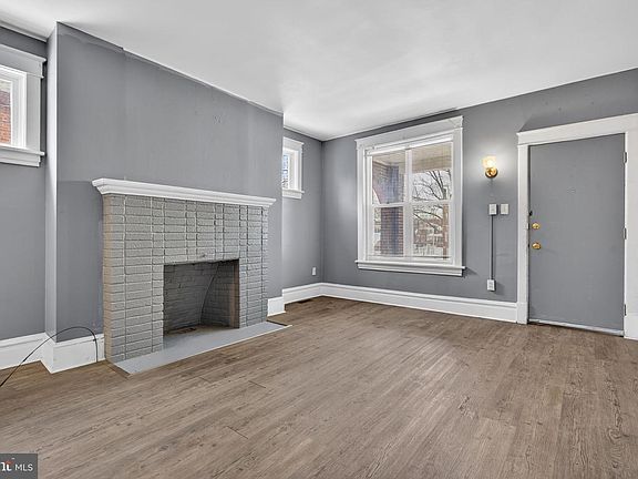 5th image of 409 Emerald St
