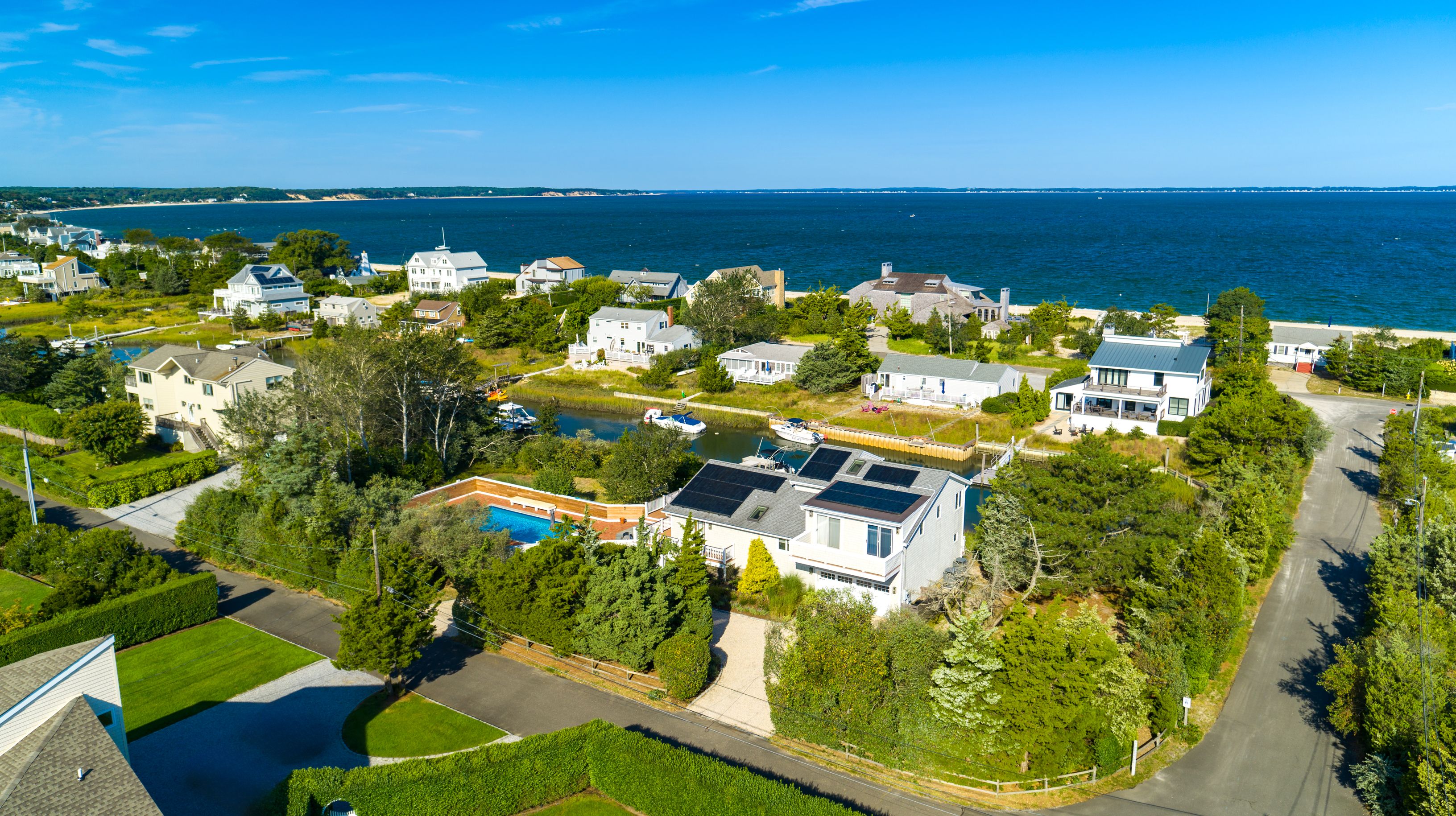 19 Sandgate Ln, Southampton, NY 11968 Out East