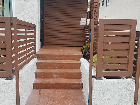 The front unit is 948. The unit for rent is 950, in the back.