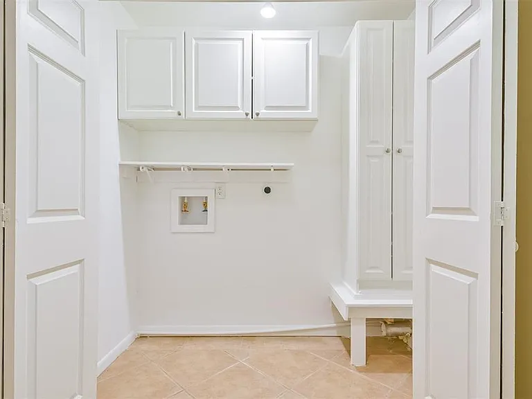 108 Dolphin Ave — Photo 8