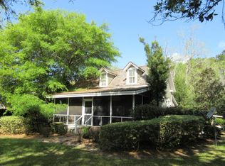 1111 N Pinckney St, Mc Clellanville, SC 29458