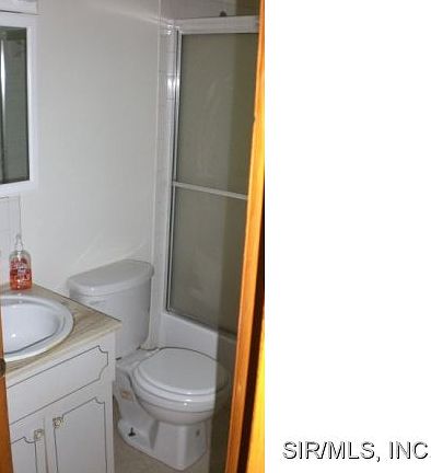 5th image of 4041-43 Bruene Ave