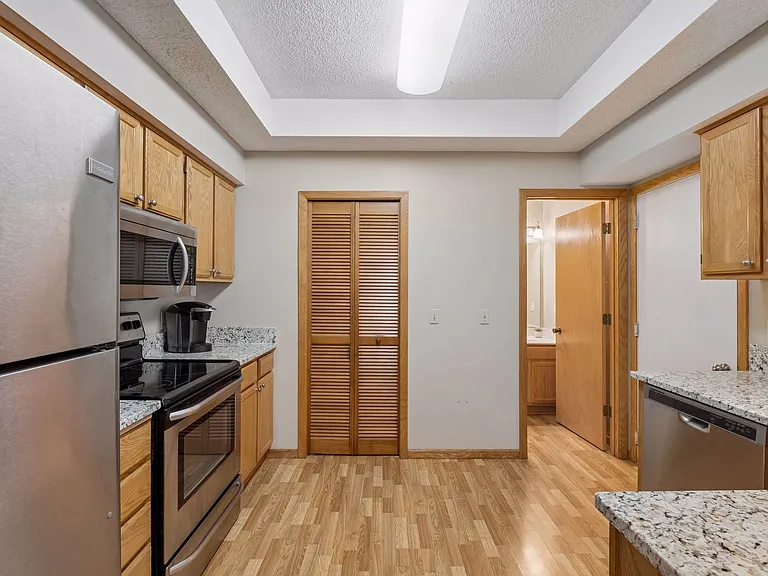 10934 Highland Rd — Photo 7