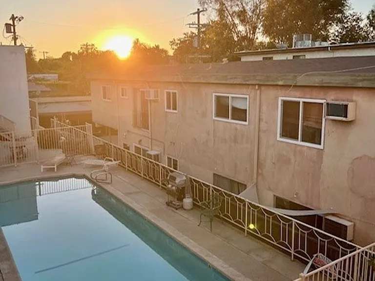 4901 Laurel Canyon Blvd — Photo 2