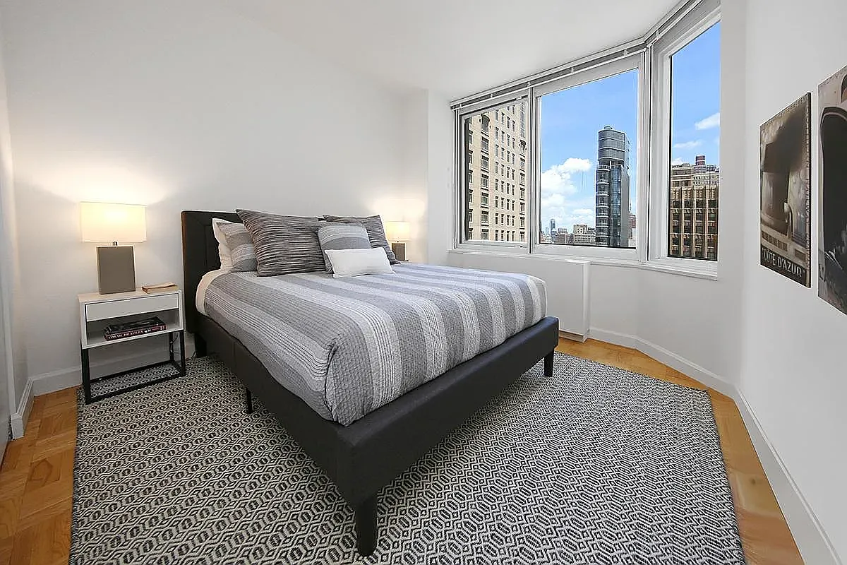 10 Barclay Street — Photo 1
