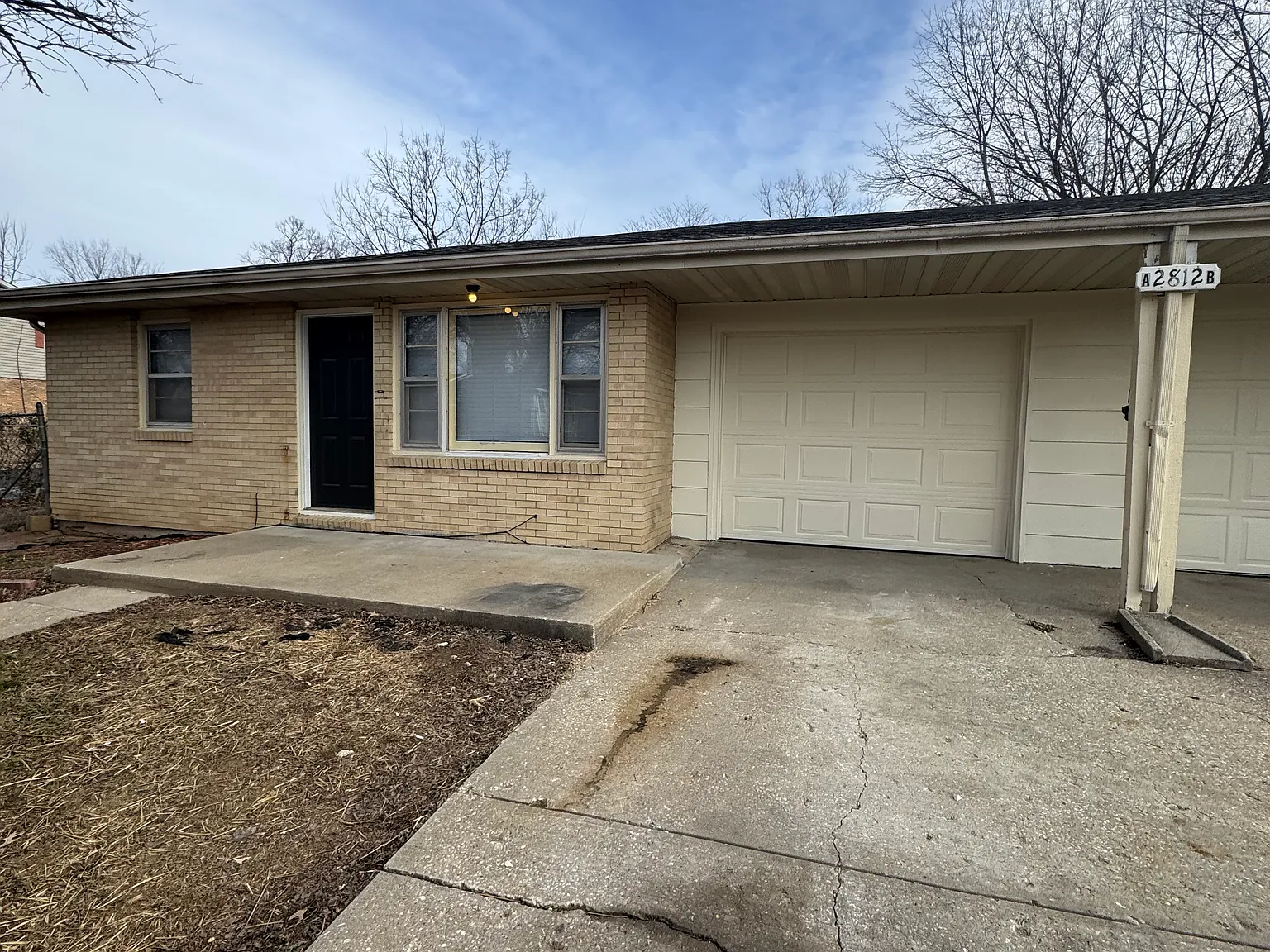 2 bed, 900 sqft, $1,100 — Photo 1