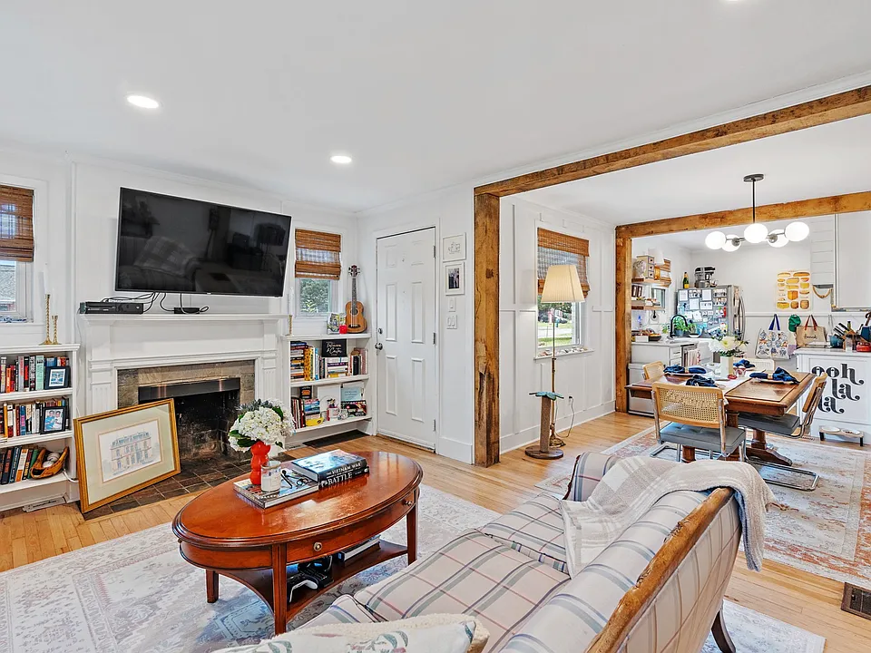 238 Thuss Ave