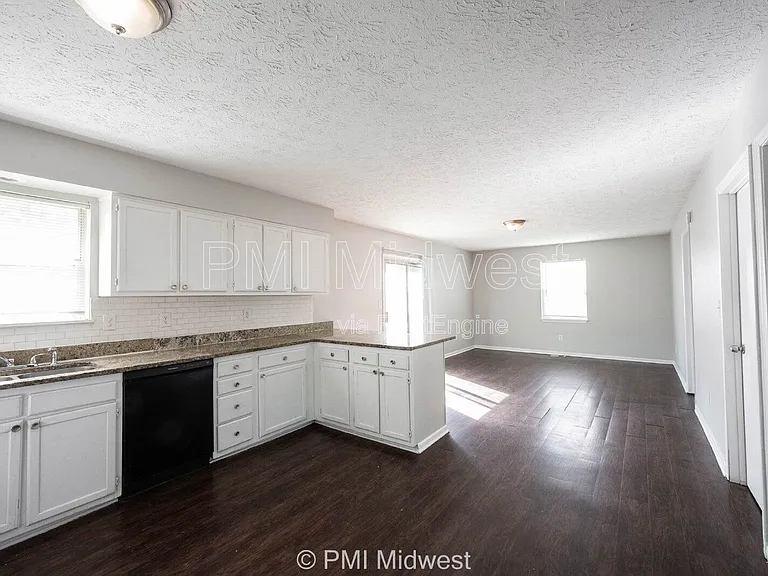 3281 Cherry Lake Ln — Photo 8