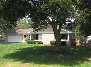 972 Meadow Ln, Elgin, IL 60123