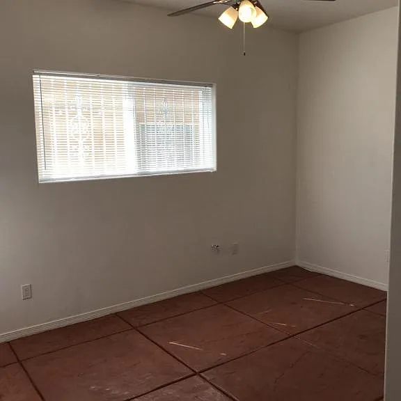 1703C Lomas Blvd NW — Photo 8