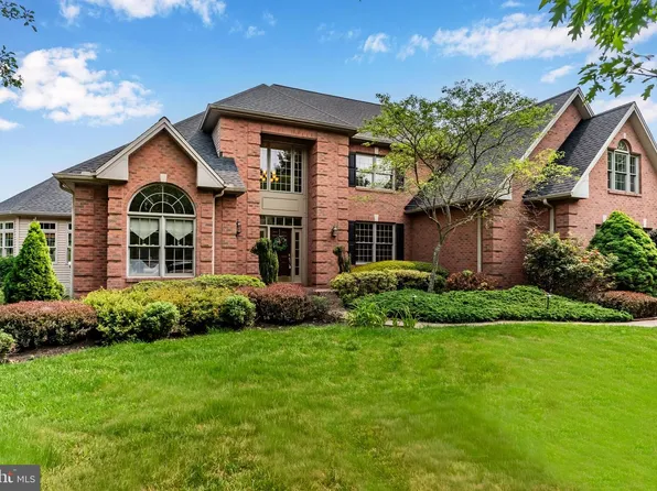 7 Accent Cir, Camp Hill, PA 17011