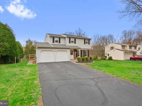 325 Thistle Ln, Perkasie, PA 18944