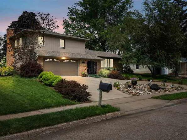 311 Post Rd, Iowa City, IA 52245