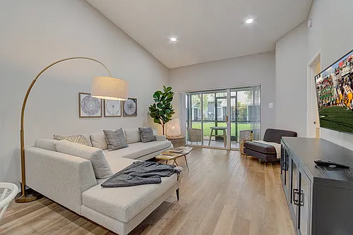 Addison Place Photo 1