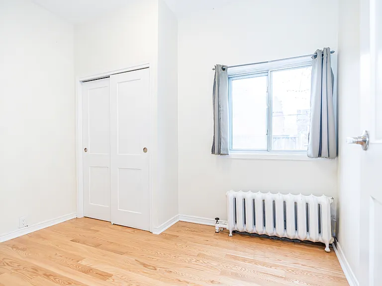 150A Palmerston Ave #A — Photo 4