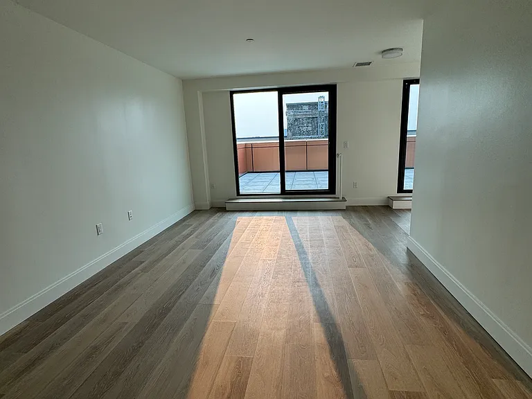 1085 Commonwealth Ave — Photo 11