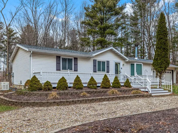 6065 Migiel Ln, Sawyer, MI 49125