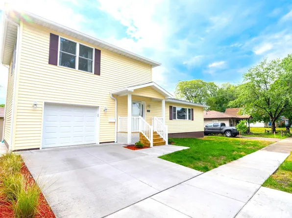 803 Summer St, Pekin, IL 61554