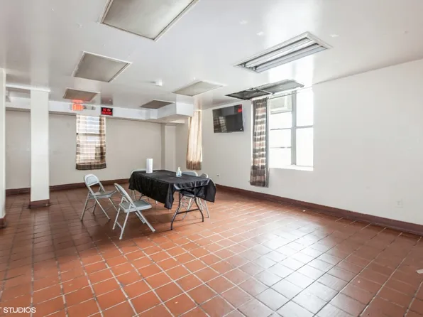 1670 Longfellow Avenue image 10 of 14