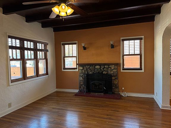 3rd image of 3004 E Adams St