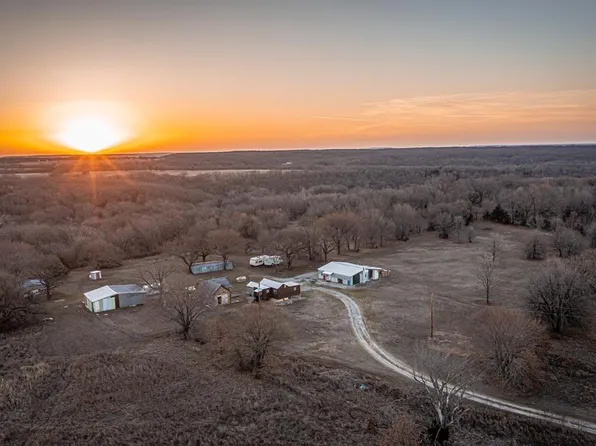 650 E Woolsey St, Sedan, KS 67361