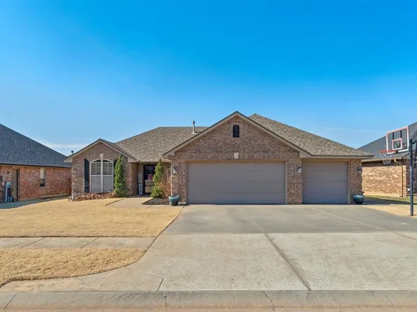 3305 Sharon Dr, Moore, OK 73160
