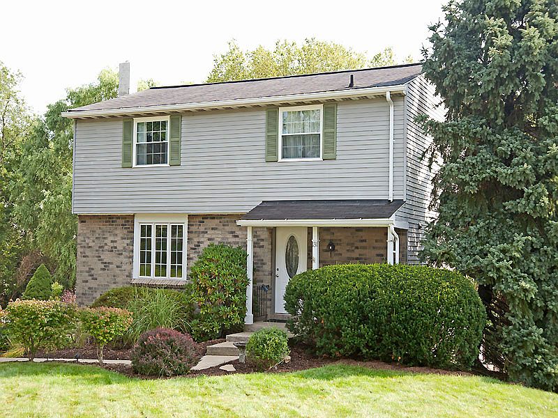 1st image of 131 Briarwood Ln