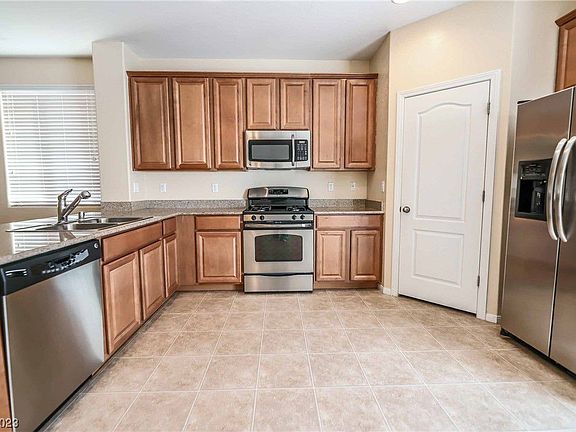 5th image of 739 Crest Valley Pl