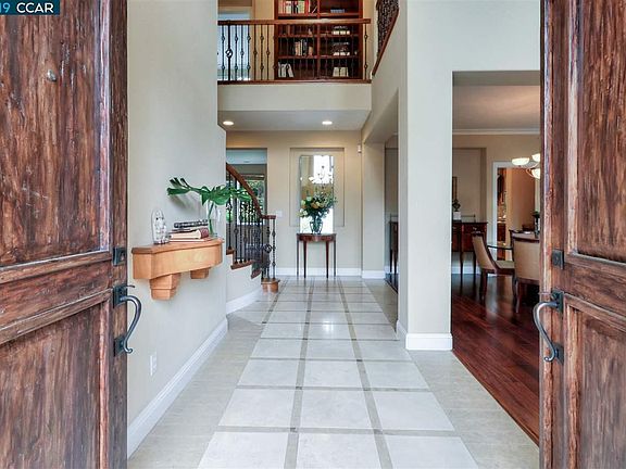 2nd image of 115 Provence Rd