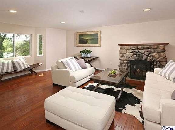2nd image of 2517 Olive Ave