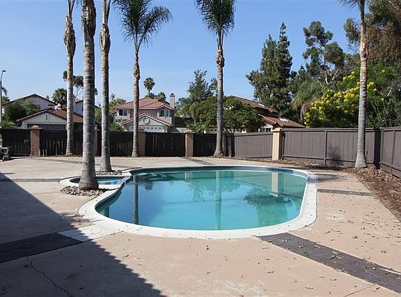 3rd image of 867 Gold Oak Ct