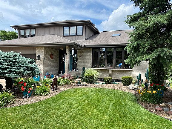 2nd image of 8826 Marshfield Ln