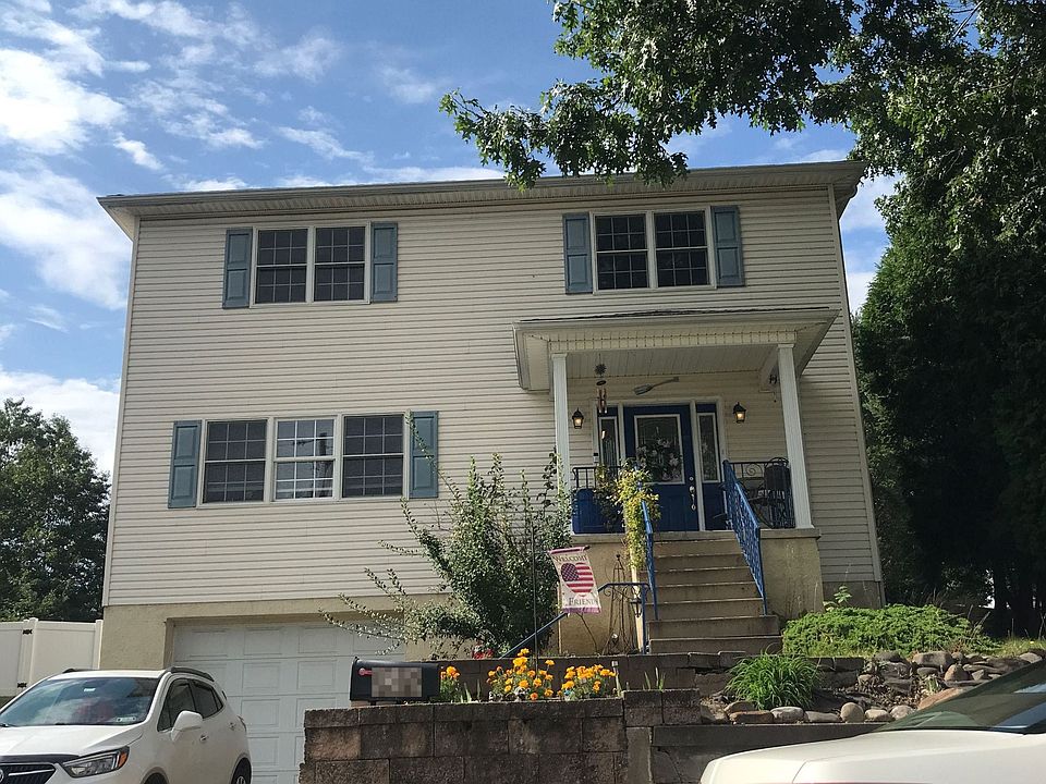1st image of 921 Lincoln St