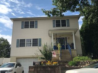 921 Lincoln St, Dickson City, PA