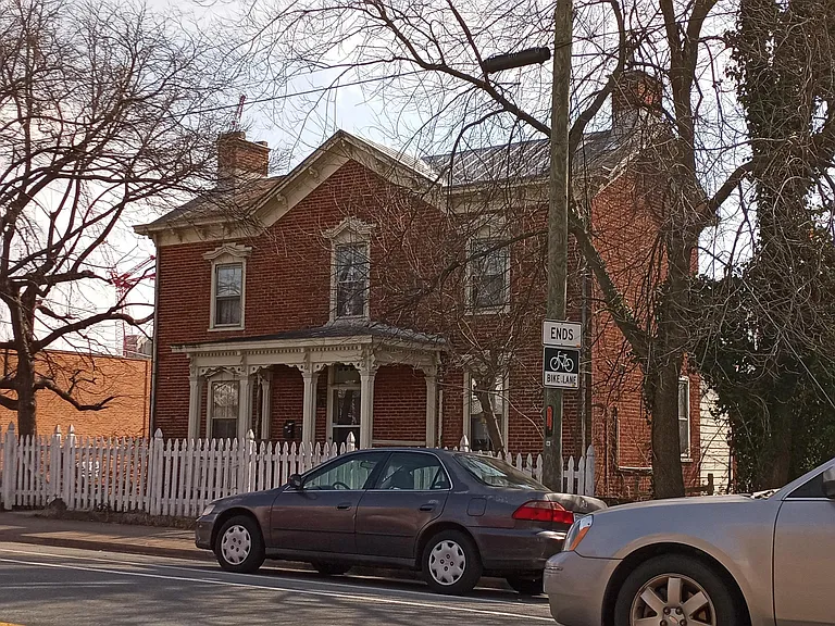400 Ridge St #B — Photo 1