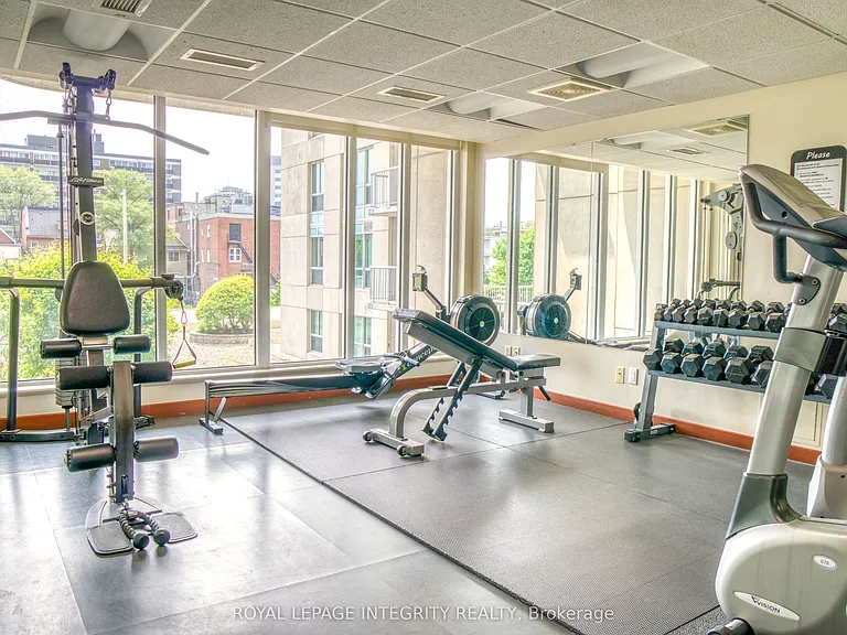 234 Rideau St #707 — Photo 19