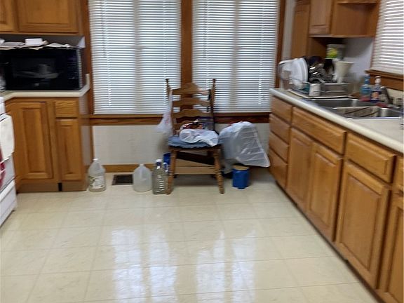 5th image of 2175 Greenwood Rd