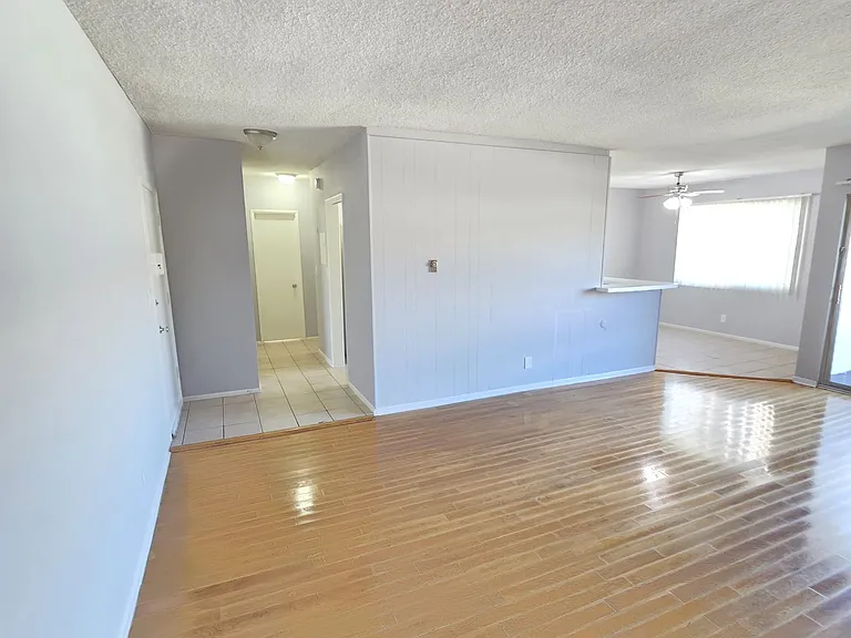 13955 Oxnard St — Photo 10