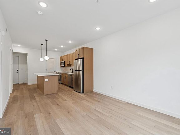 3rd image of 754 S 4th St #405