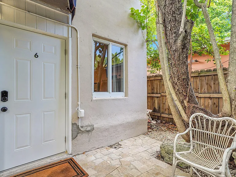 Door 6 Private Enterance