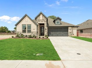 1121 Cardinal Dr, Midlothian, TX 76065