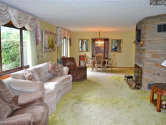 3rd image of 9676 S Skyland Dr