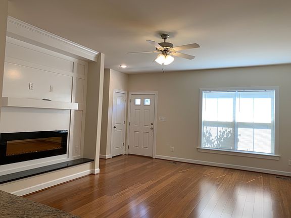 4th image of 72 Andrews Pl